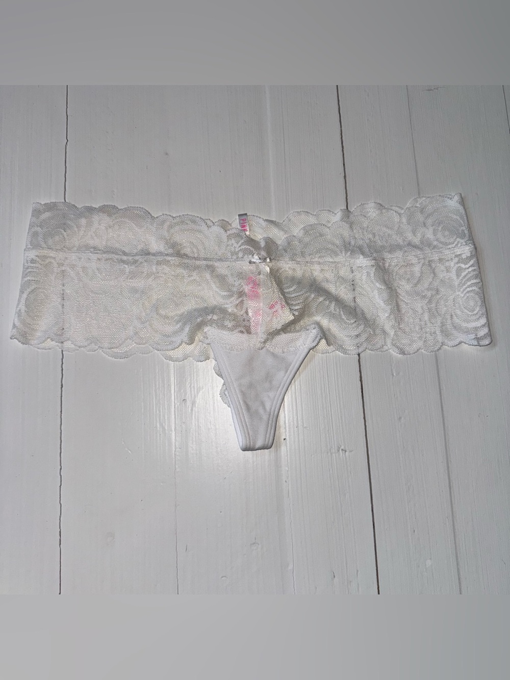 NWT Victoria’s Secret PINK White Floral Lace Thong Panty Early Era 2014 Large